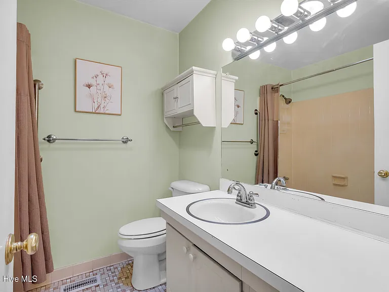 609 Edgehill Rd — Photo 21