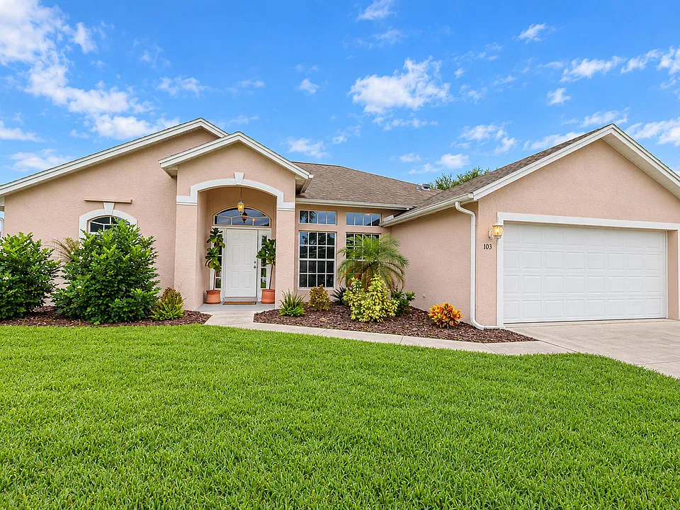 103 SW Pilsner Cir