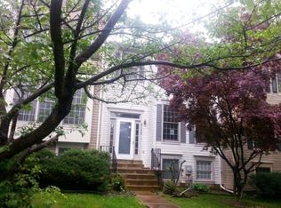 8132 Chelaberry Ct, Gaithersburg, MD 20879