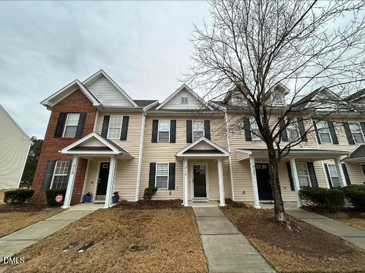 914 Savin Landing — Photo 1