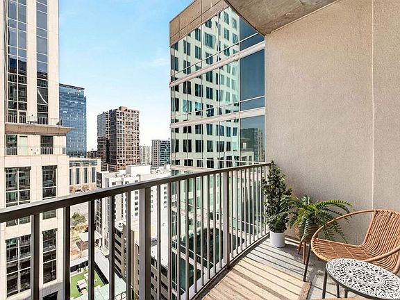 4th image of 943 Peachtree St NE Unit 1403