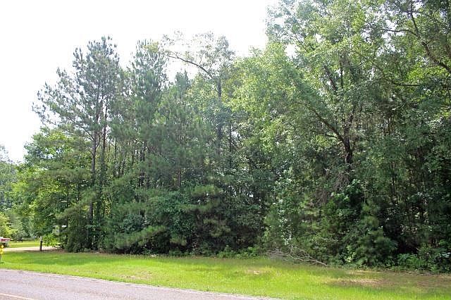 2nd image of 400 Oakhill Rd