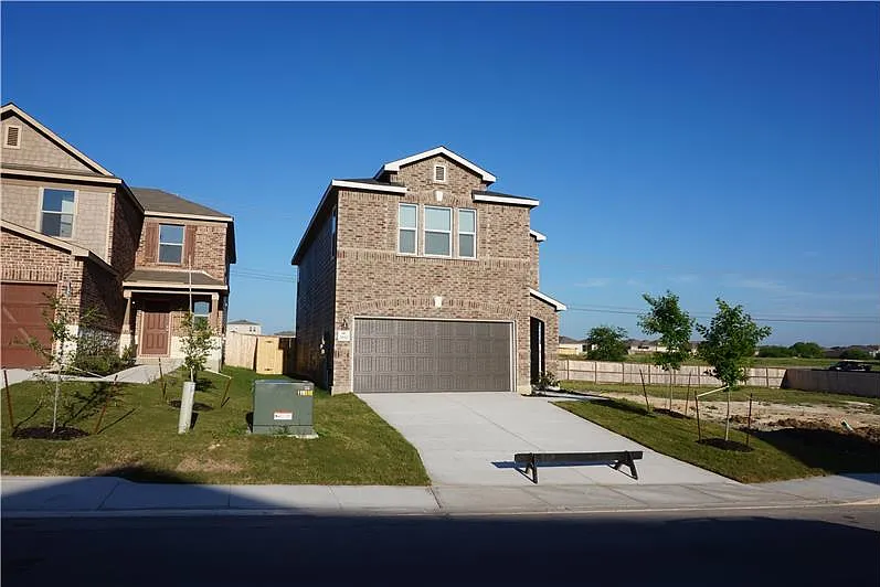 2610 Green Leaf Way