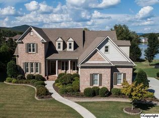 3109 Greystone Dr SE, Owens Cross Roads, AL 35763