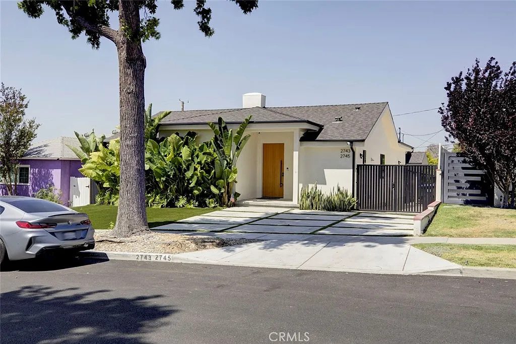 Photo 1 of 27 - 2743 N Keystone St - Burbank, CA Primary Photo - 2743 N Keystone St