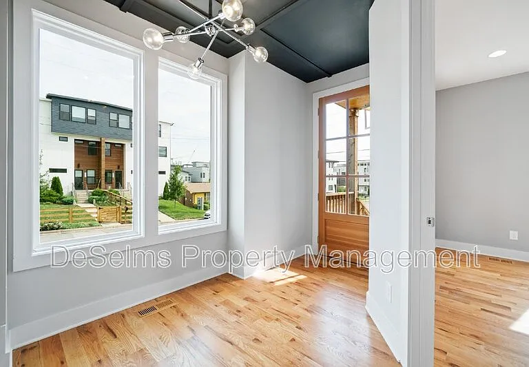 1000 Southside Ave — Photo 40