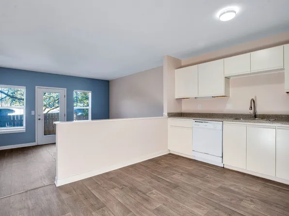 Spacious 2 Bedroom Townhomes with Private Garage Limited Availability