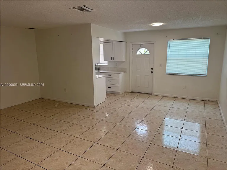 6301 SW 27th St #1 — Photo 4