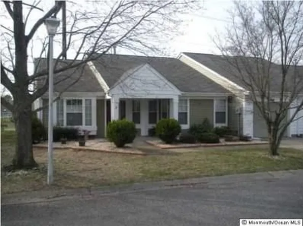 924C Liverpool Cir, Manchester, NJ 08759