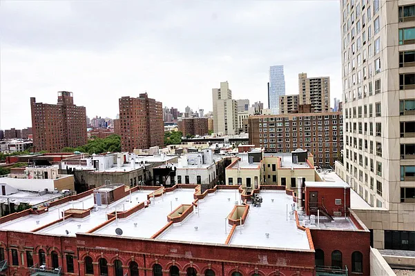 Rented by HOME RESIDENTIAL LLC | media 6