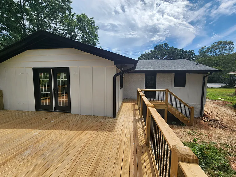 1055 College Station Rd — Photo 8
