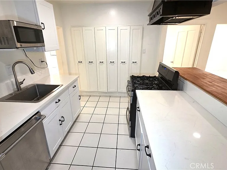 2820 7th Ave #2820 — Photo 9