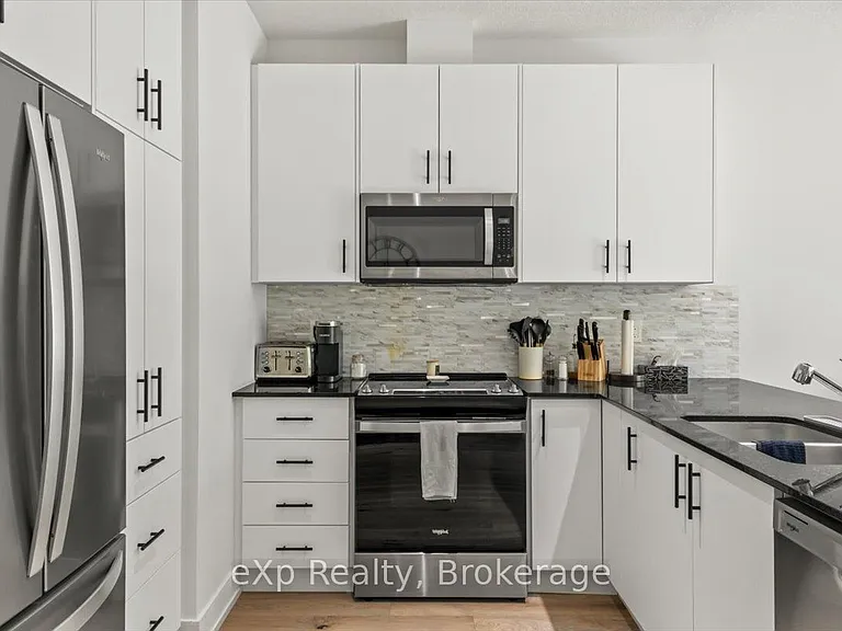 319 Telford Trl — Photo 4