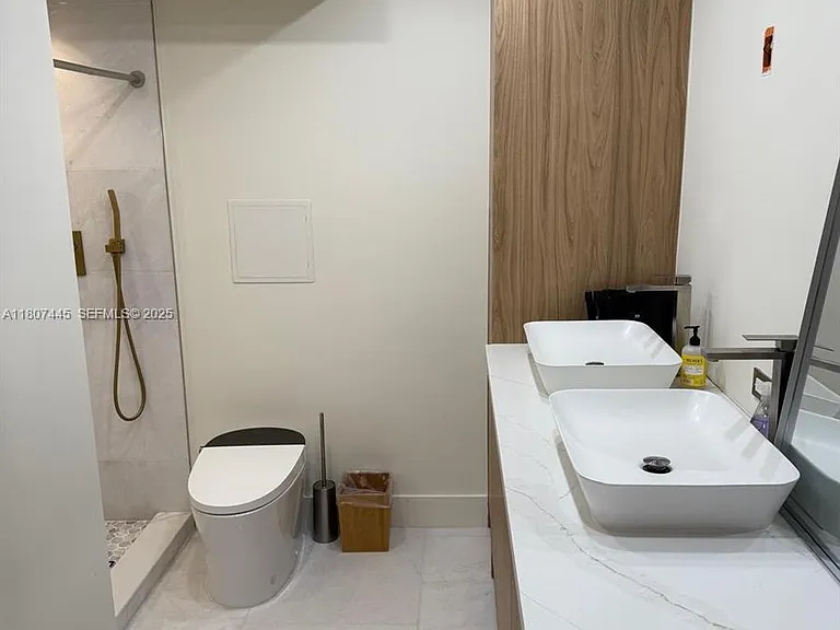 2301 Collins Ave #525 — Photo 5