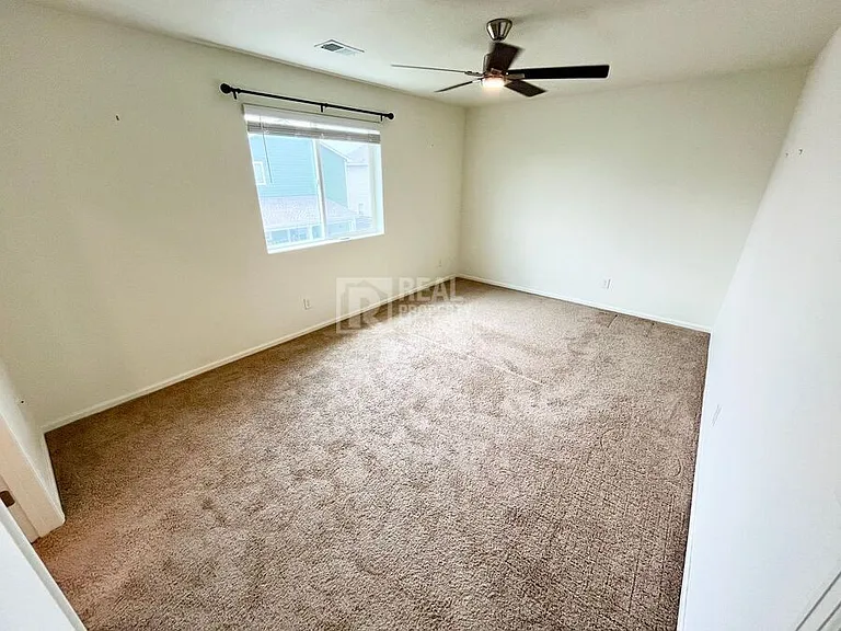 7104 Vermillion St — Photo 9