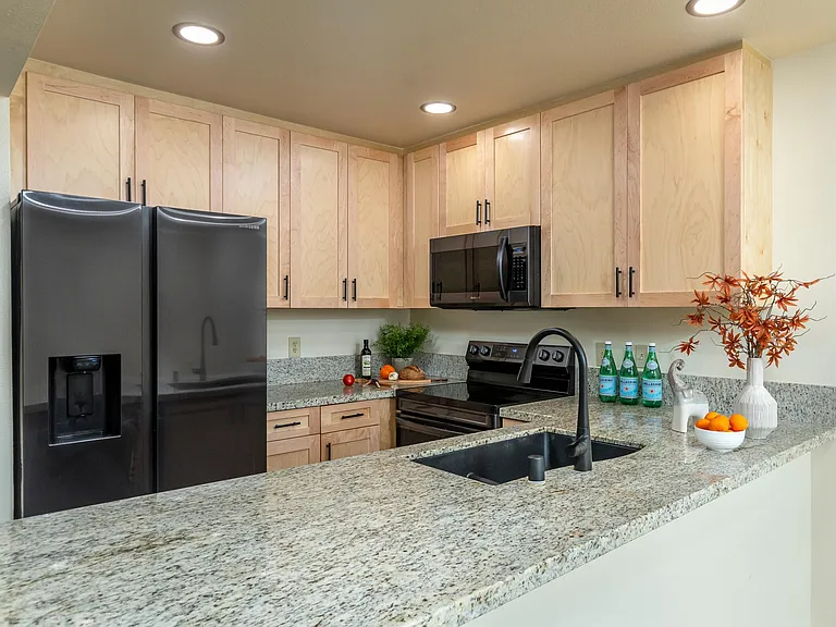 Windrose Place Pasadena — Photo 22