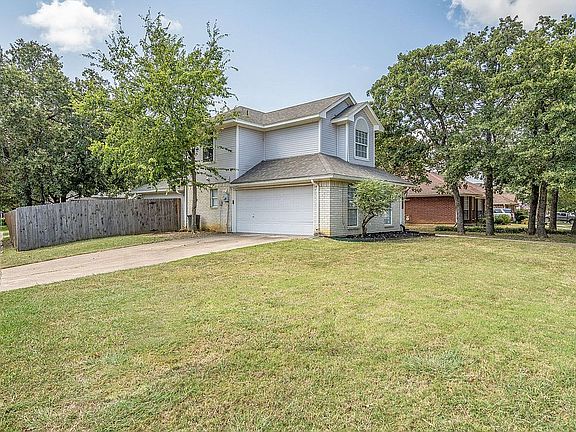 3rd image of 2619 Crockett Dr