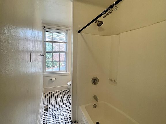 5th image of 1725 Gilpin Ave #2