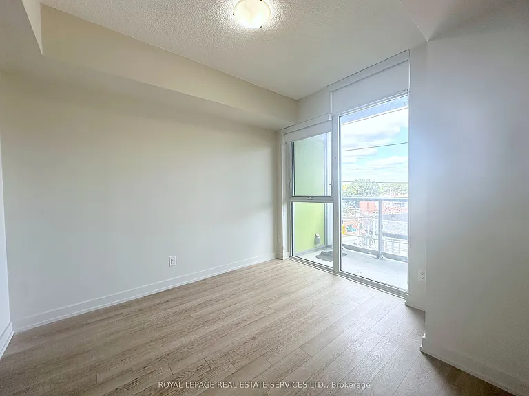 763 Woodbine Ave #406 — Photo 6