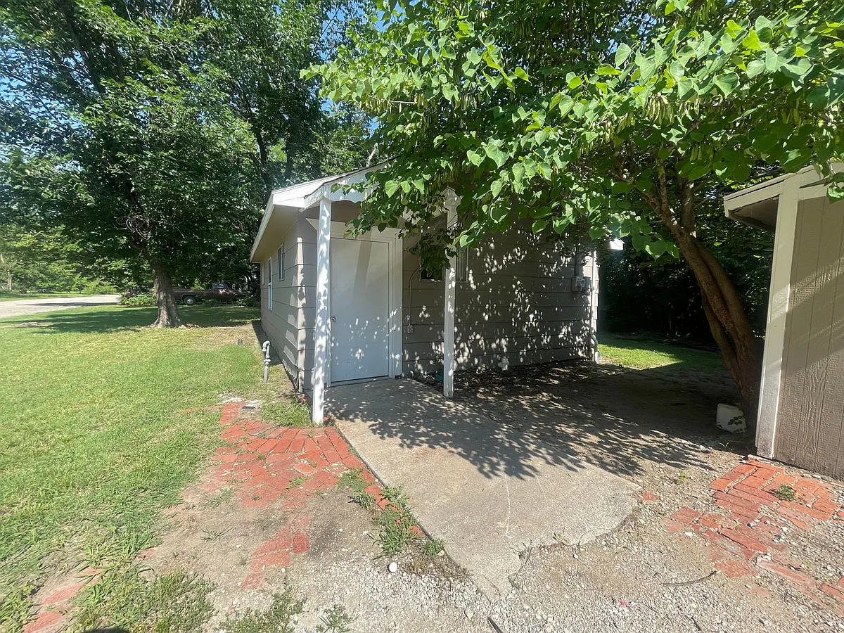 Building Photo - 601Fawn