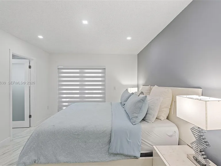 8842 SW 215th Ln — Photo 34