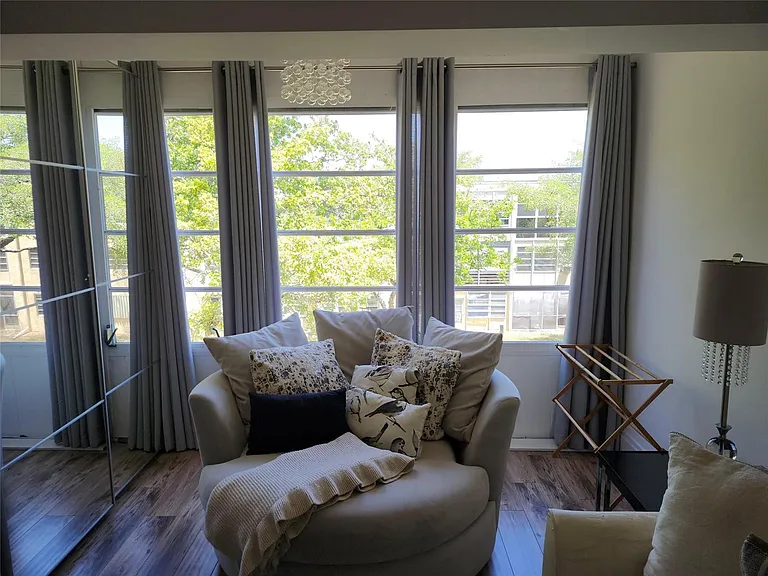 301 Cambridge Rd #301 — Photo 11