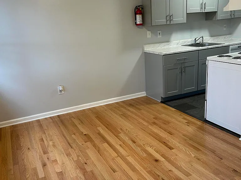 59 Stonehurst Blvd #C — Photo 5