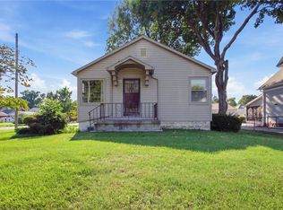 1021 S 15th St, Mattoon, IL 61938