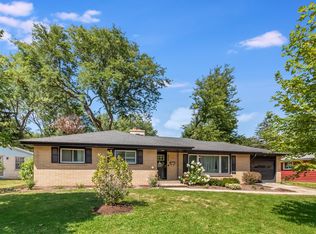 672 Scott Dr, Elgin, IL 60123