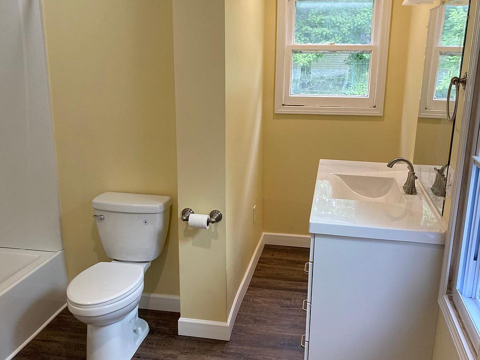 1st image of 3576 Albrecht Ave