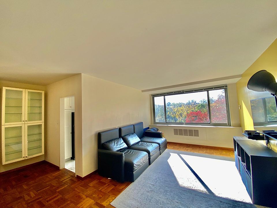 Living Room/Dining Room. Bright and sunny!