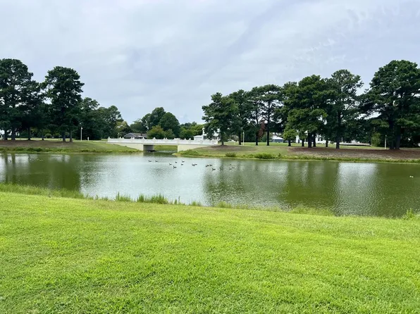 48 Bridgeton Dr, Cape Charles, VA 23310