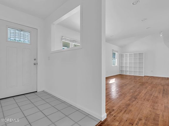4th image of 898 Bellwood Dr