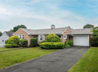 42 Well Meadow Way, Tiverton, RI 02878
