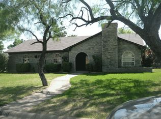 1001 Mistletoe Rd, Benbrook, TX 76126