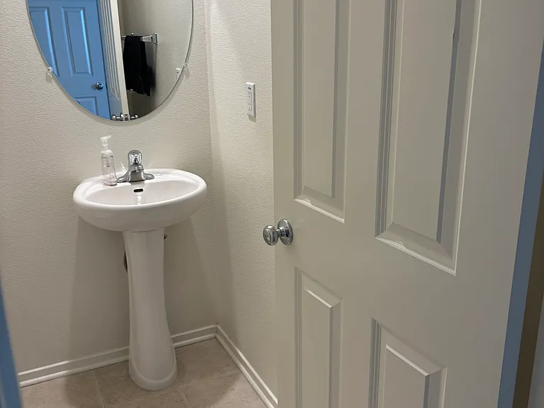 11114 Guaranda Pl — Photo 2
