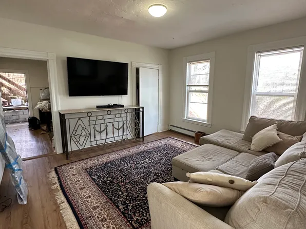 70 E Main St APT 2, Marlborough, MA 01752