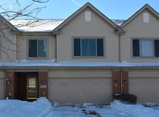 8257 W Auburn Ln, Frankfort, IL 60423