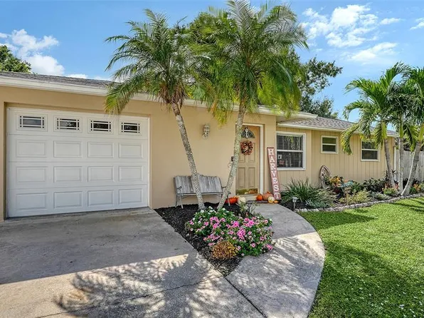 4728 Brooksdale Dr, Sarasota, FL 34232
