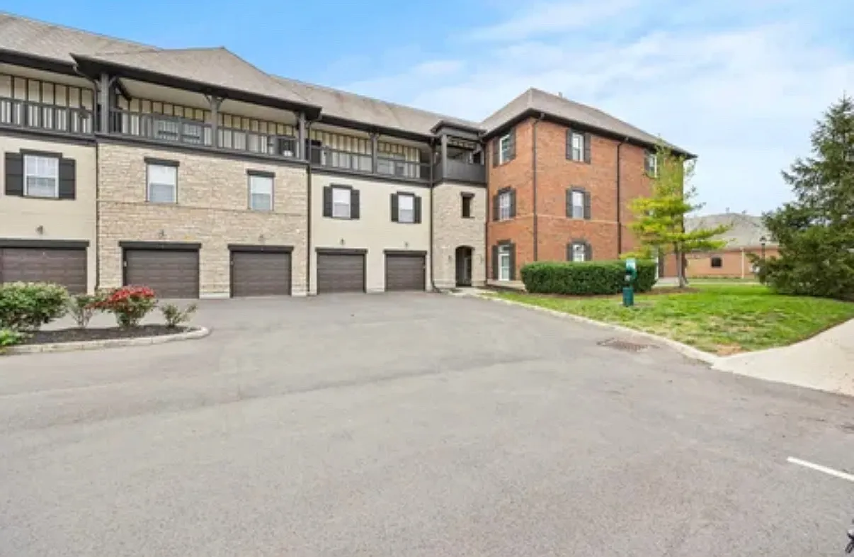 2 bed, 1104 sqft, $1,850 — Photo 2