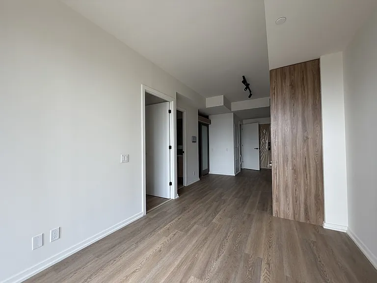 109 Erskine Ave #1006 — Photo 5