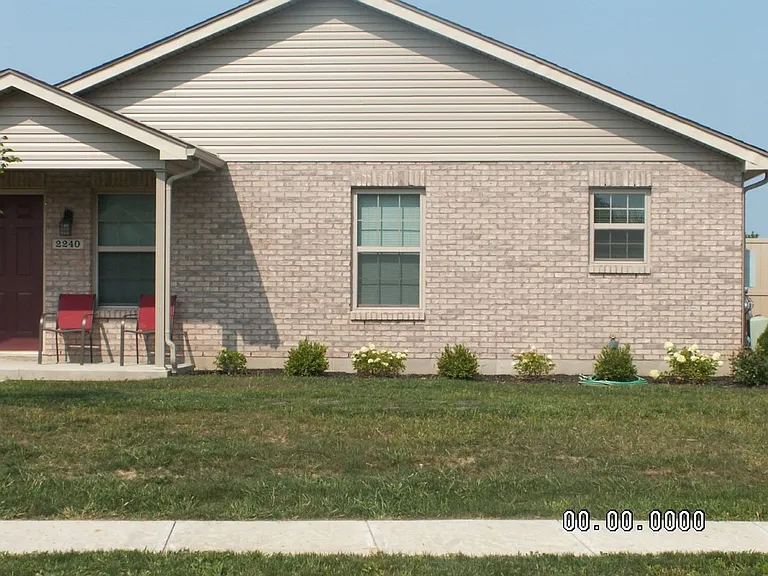 2240 Morning Glory Cir — Photo 43