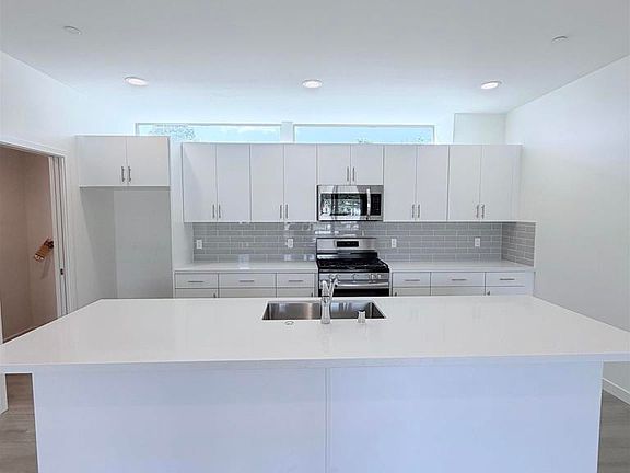 2nd image of 2244 Calle Chanate