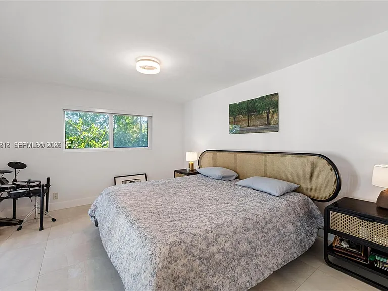 1014 Jefferson St — Photo 18