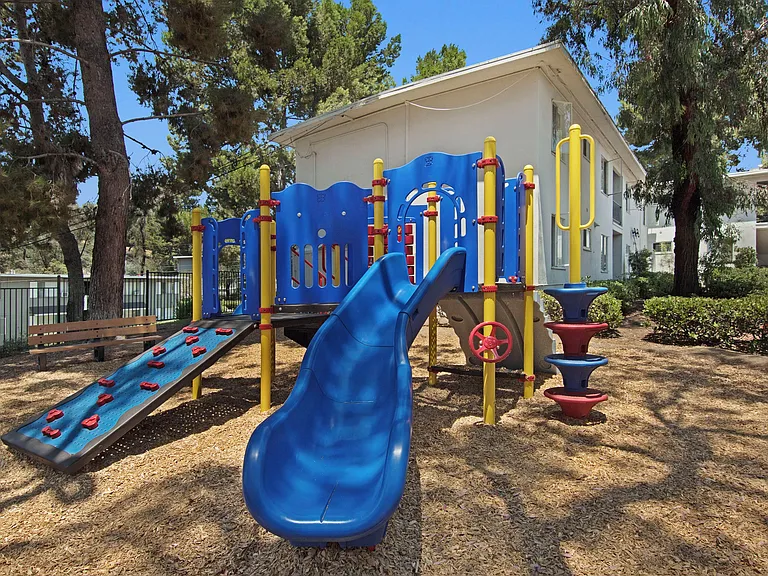 Lantana Hills Apartment Homes — Photo 20