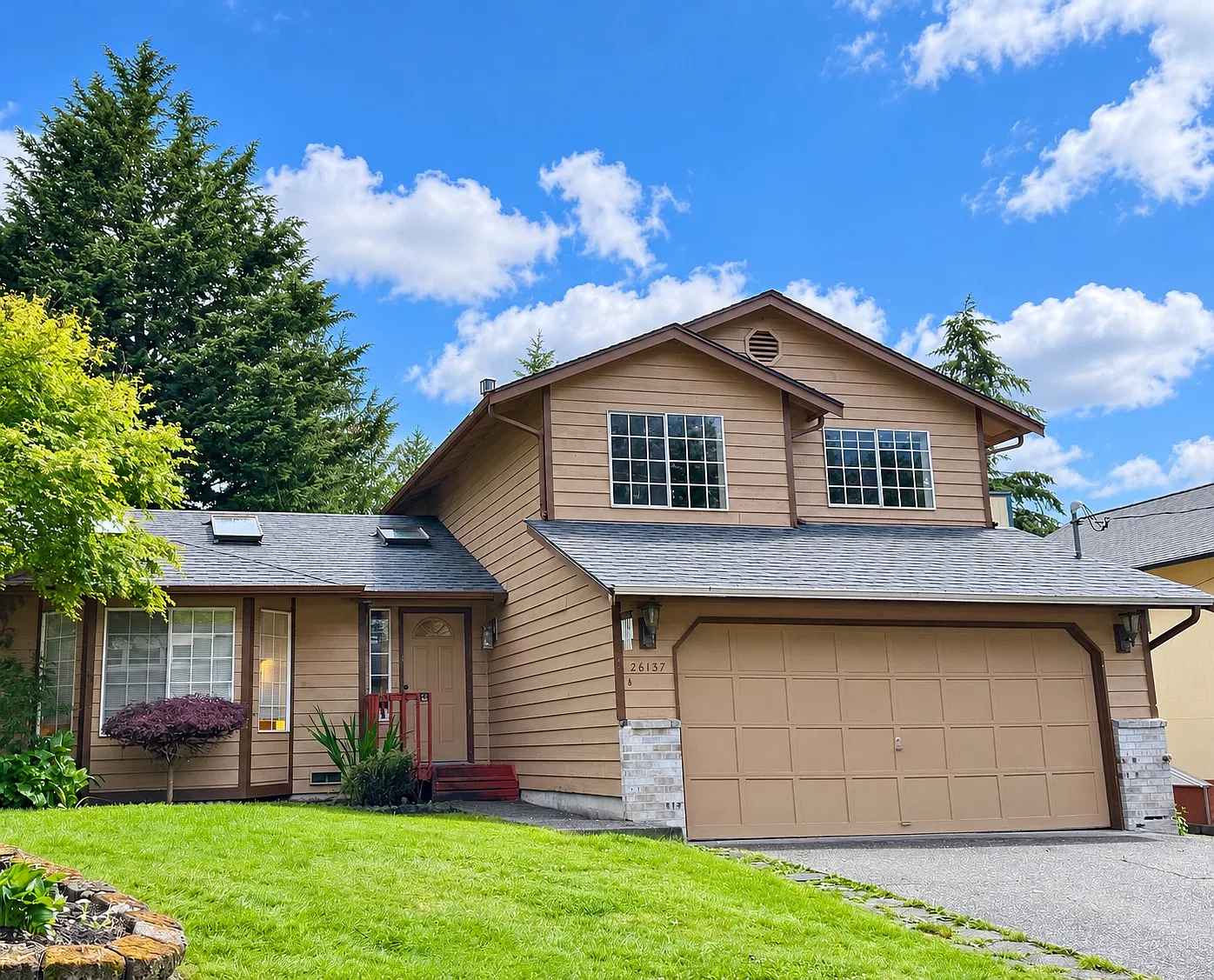 3 bed, 2.5 bath, 1620 sqft, $2,990 — Photo 1