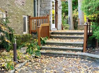 6 Lake Rd, Great Neck, NY 11020