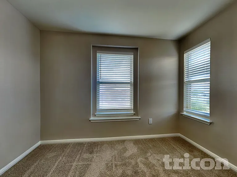 5343 Marsh Ln — Photo 10