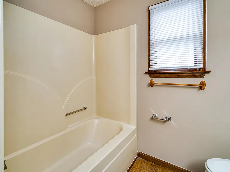 230 N Gebhart Church Rd — Photo 22