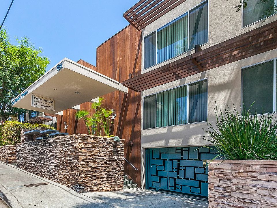 1st image of 936 N San Vicente Blvd #6A